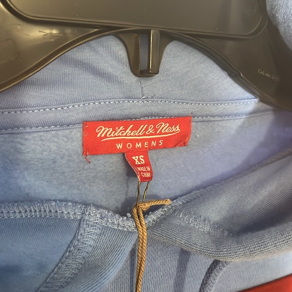 Philadelphia Phillies Mitchell & Ness Women’s Sweatshirt - Picture 6 of 7